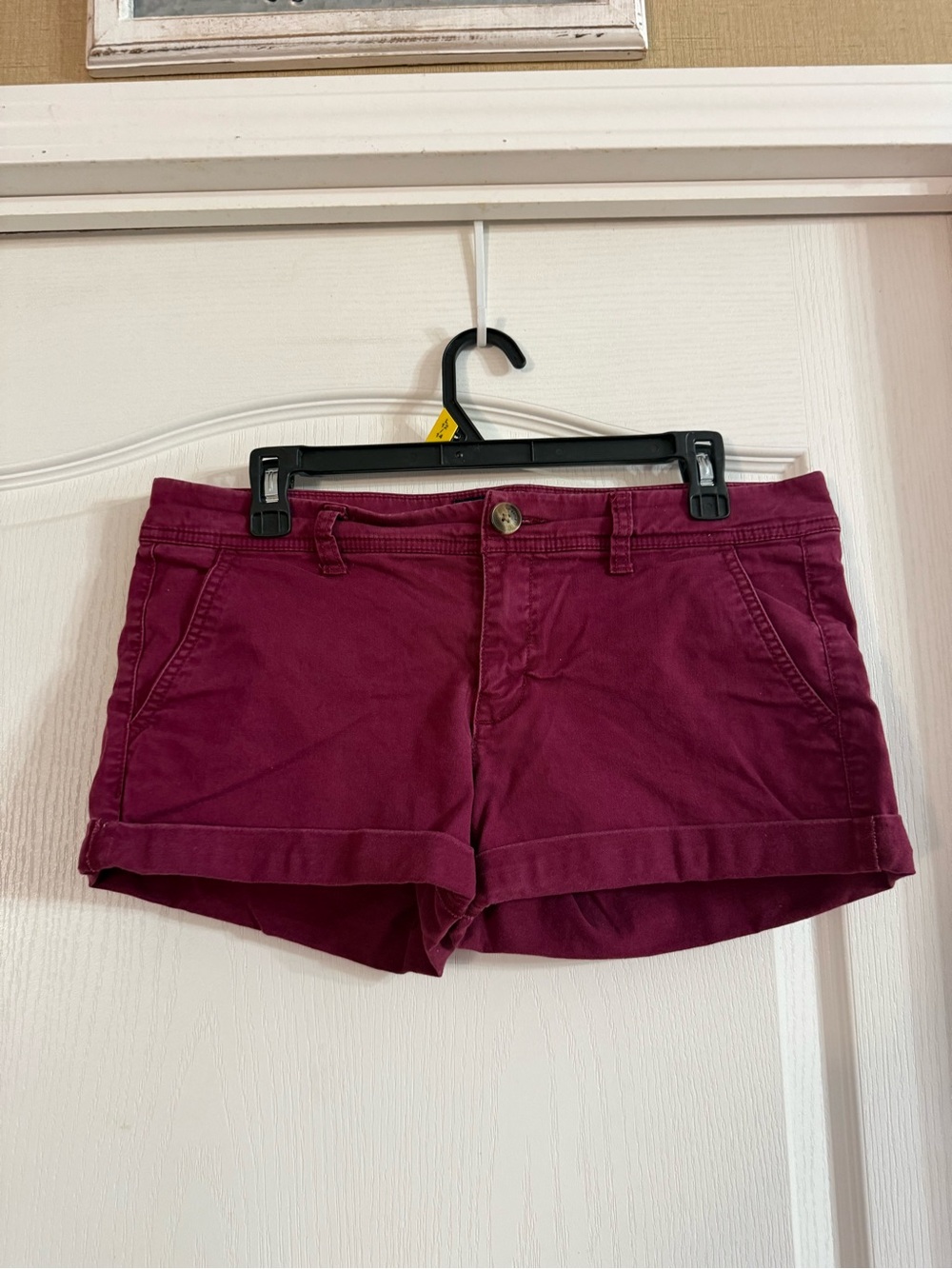 American Eagle Women’s Burgundy Y2K Shortie Shorts Sz 8. MY-74